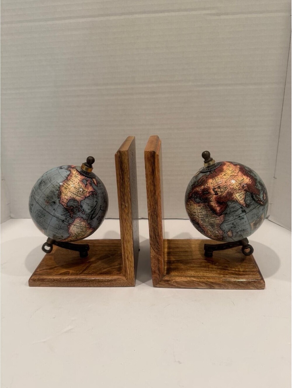 Vintage Wooden Globe Bookends — Old‑World Map Design (Rotating Globes|2 Pair